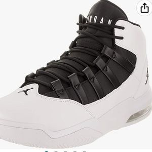 Nike Jordan Max Aura NWB